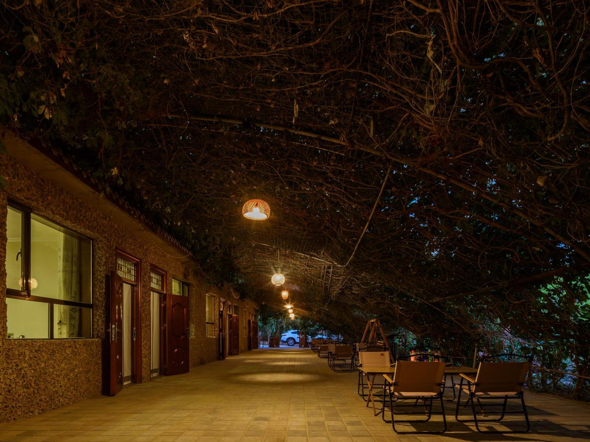 Dunhuang Hu Yang Inn Εξωτερικό φωτογραφία